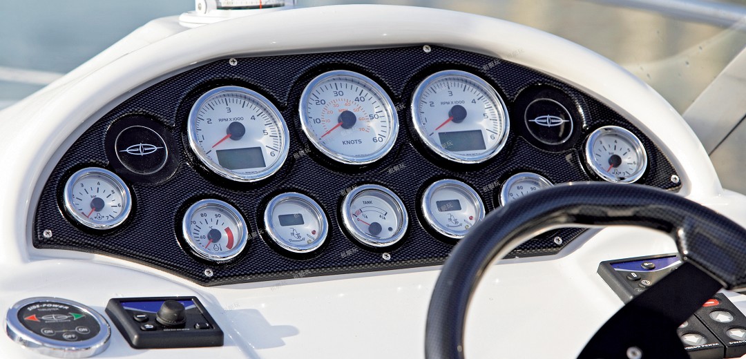 德國巴伐利亞 42尺運動游艇 德國巴伐利亞 42尺運動游艇